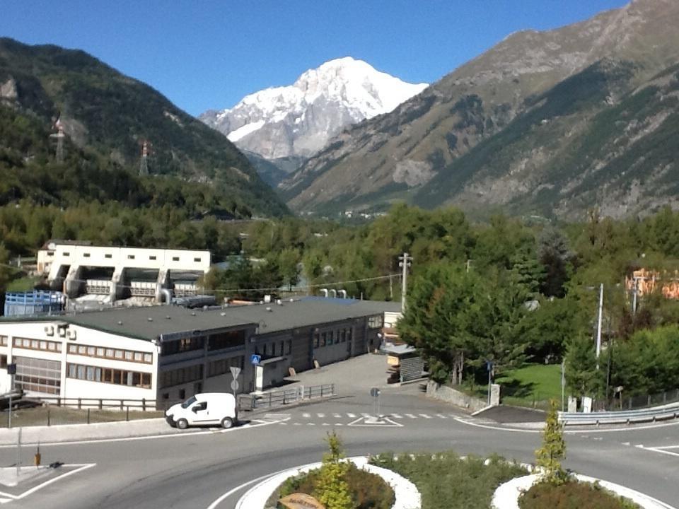 Mansarda Monte Bianco Apartment La Salle Room photo